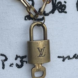 LOUIS VUITTON LOCK/ KEY tortoise shell CHAIN NECKLACE